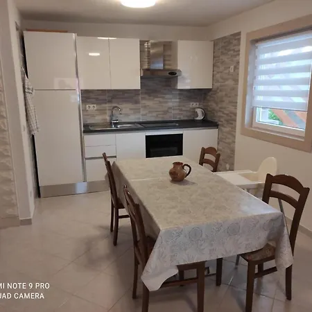Apartments Marko Sutivan Insel Brac Exterior photo