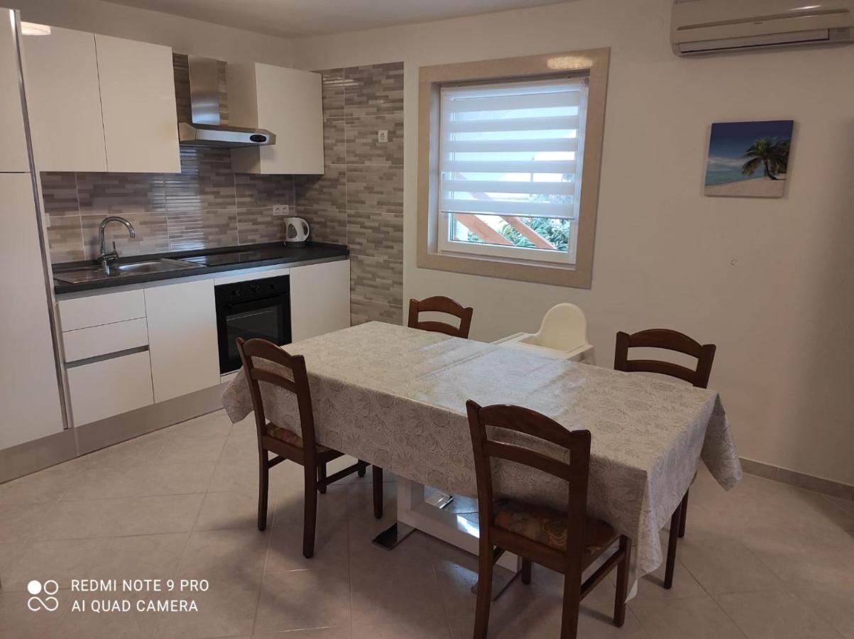 Marko Insel Brac Apartment Sutivan